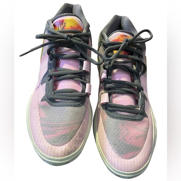 Nike Kyrie Irving 8 - Picture 3 of 6